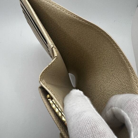 GUC Louis Vuitton Damier Azur Kisslock Wallet with Box and Dustbag - Picture 9 of 10